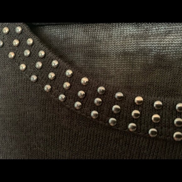 Essentials Blouse - Picture 3 of 3